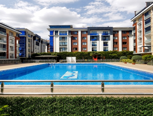 BEYLİKDÜZÜ´DE MERKEZİ KONUMDA FULL SİTE KONSEPTİ HAVUZLU 3+1