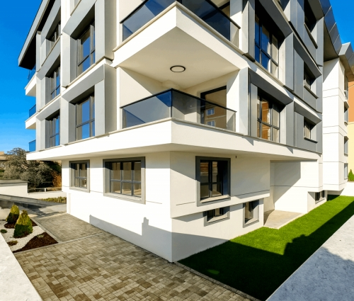 BÜYÜKÇEKMECE´DE SİTE İÇERİSİNDE GENİŞ BAHÇE ALANIYLA 1+1 DAİRE