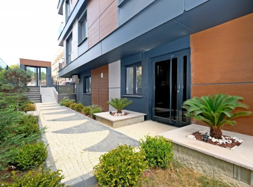 BEYLİKDÜZÜ KAVAKLI´DA ŞIK TASARIMI İLE GÖZ KAMAŞTIRAN 3+1 DAİRE