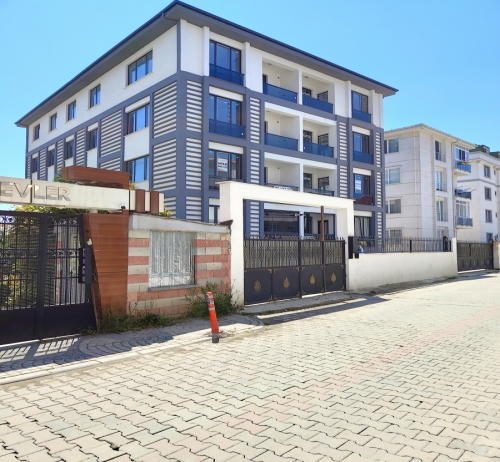 BÜYÜKÇEKMECE´DE E5 YÜRÜME MESAFESİNDE SIFIR 2+1 ARAKAT DAİRE
